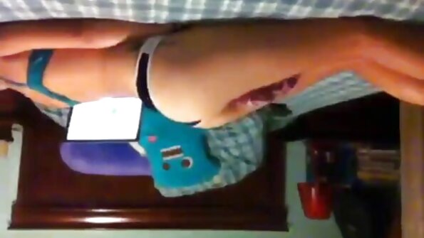 Vollbusige Puma Jewels Jade wird hardcore analysiert