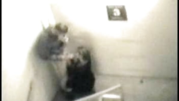 Der Glatzkopf Chad hat Sex mit seiner hübschen Stiefschwester