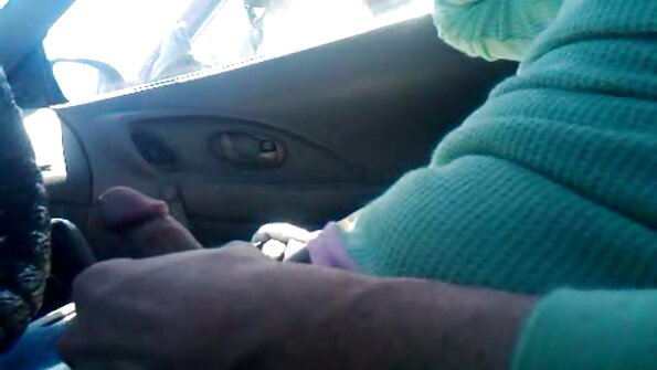 Die vollbusige Blondine Kylie Page betrügt mit einem schwarzen Schwanz