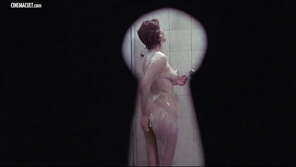 Erstaunlicher Analsex mit einer geilen Anhalterin Angela White