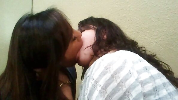 Die atemberaubende MILF Harley Jade ist eine nuttige Ballerina