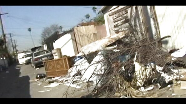 Liten blondin hamnar körd av läkaren