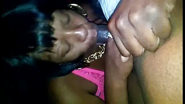 Spelbarnet Emily Willis blir cum efter spel