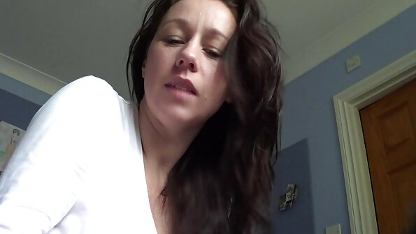 Ordentliche Freak-Mama wird in der Umkleidekabine gefickt