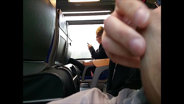 Big Beute Aktmodell Mandy Muse fickt einen gut bestückten Künstler