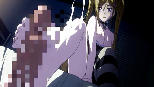 Sexy Schulmädchen Ariana Marie bekommt Spucke geröstet