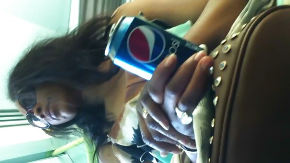 Kinky hemmafru Veronica älskar hans kuk i hennes röv