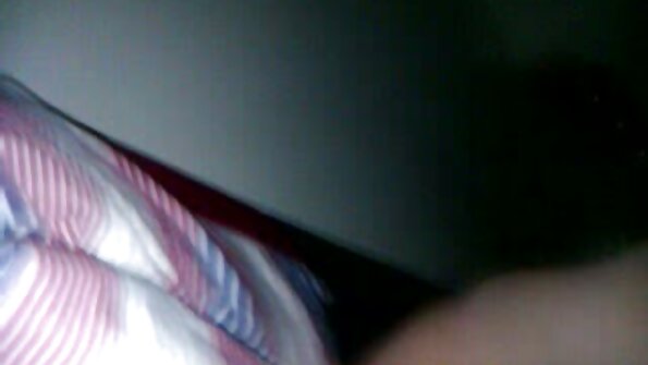 Vanessa är en blond sekreterare som glädjer sin chef