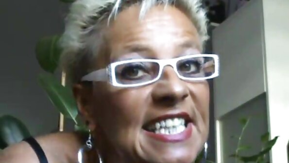 Lugnt eftermiddagsmöte leder dem till passionerat sex