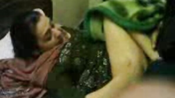 Sybil A Kailena hittade en stor svart kuk i naturen