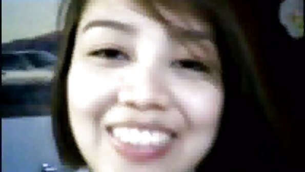 Skönhet som August Ames förtjänar bara svarta kukar