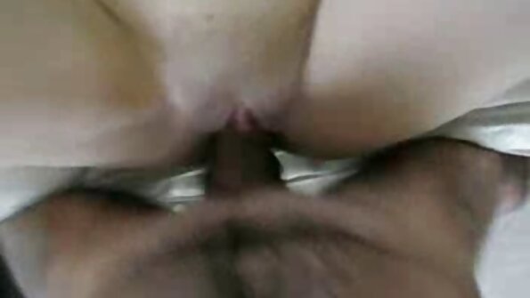 April und Yurizan lieben den Schwanz eines Geschäftsmannes