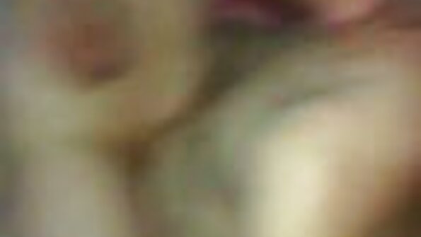 Die vollbusige Tasha Reign tagt mit Breanna Benson einen Schwanz