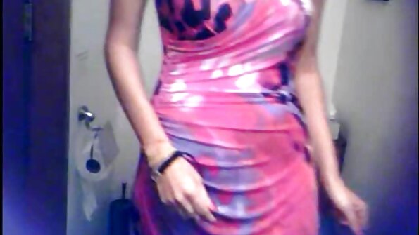 Fantastische lesbische Babes suchen nach Wegen zu einem schnellen Orgasmus