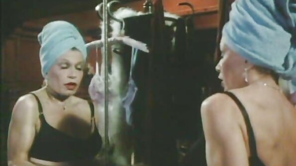 Untreue brünette Tussi Peta Jensen fickt zwei BBCs