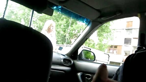 Assertiv men Cadey Mercury knullar sin vän bredvid sin GF