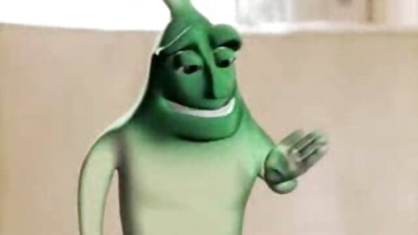 Stilig kille ansiktsbehandlingar den kåta MILF Tina Kay