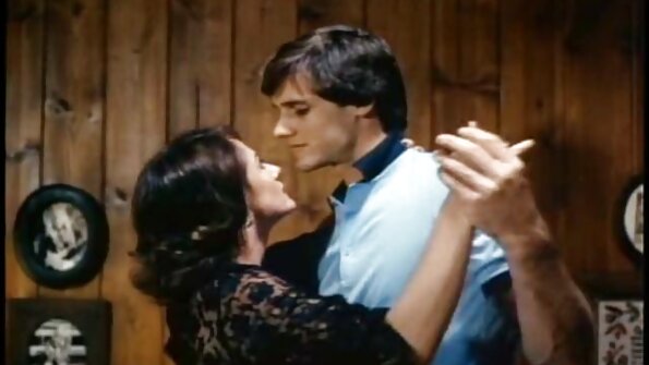 Die geile Blondine Cherie DeVille liebt sechzig Nining