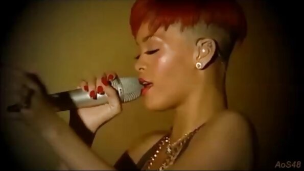 Den söta blonda cougern Nikky Dream åker sin kille passionerat