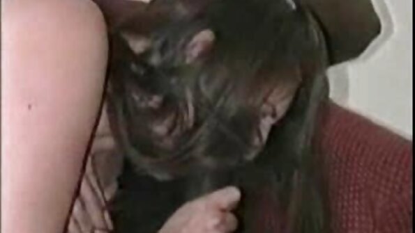 IT-Nerd darf Katy Janes feuchtes Liebesloch ficken