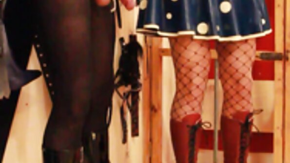 Holly Hendrix blir analyserad av den legendariska Mandindo