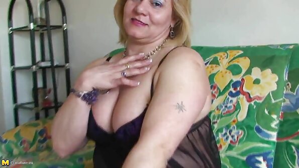 Glamouröse Schlampe Gracie Glam wird hart bis zum Creampie gefickt