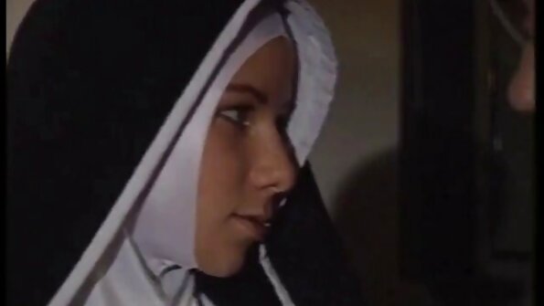 Konservatives braves Mädchen Riley Cruise fickt einen Schwarzen