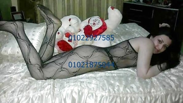 Lana Rhoades und Kylie Page werden von einem Typen begleitet