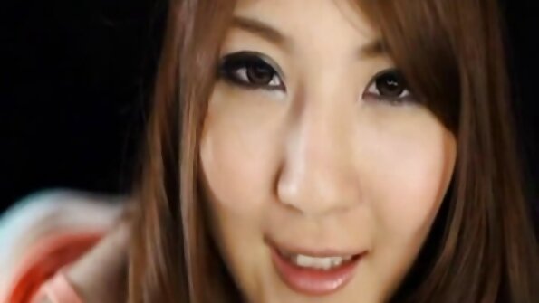 Rachel Starr är MILF som inte kan ta händerna på honom